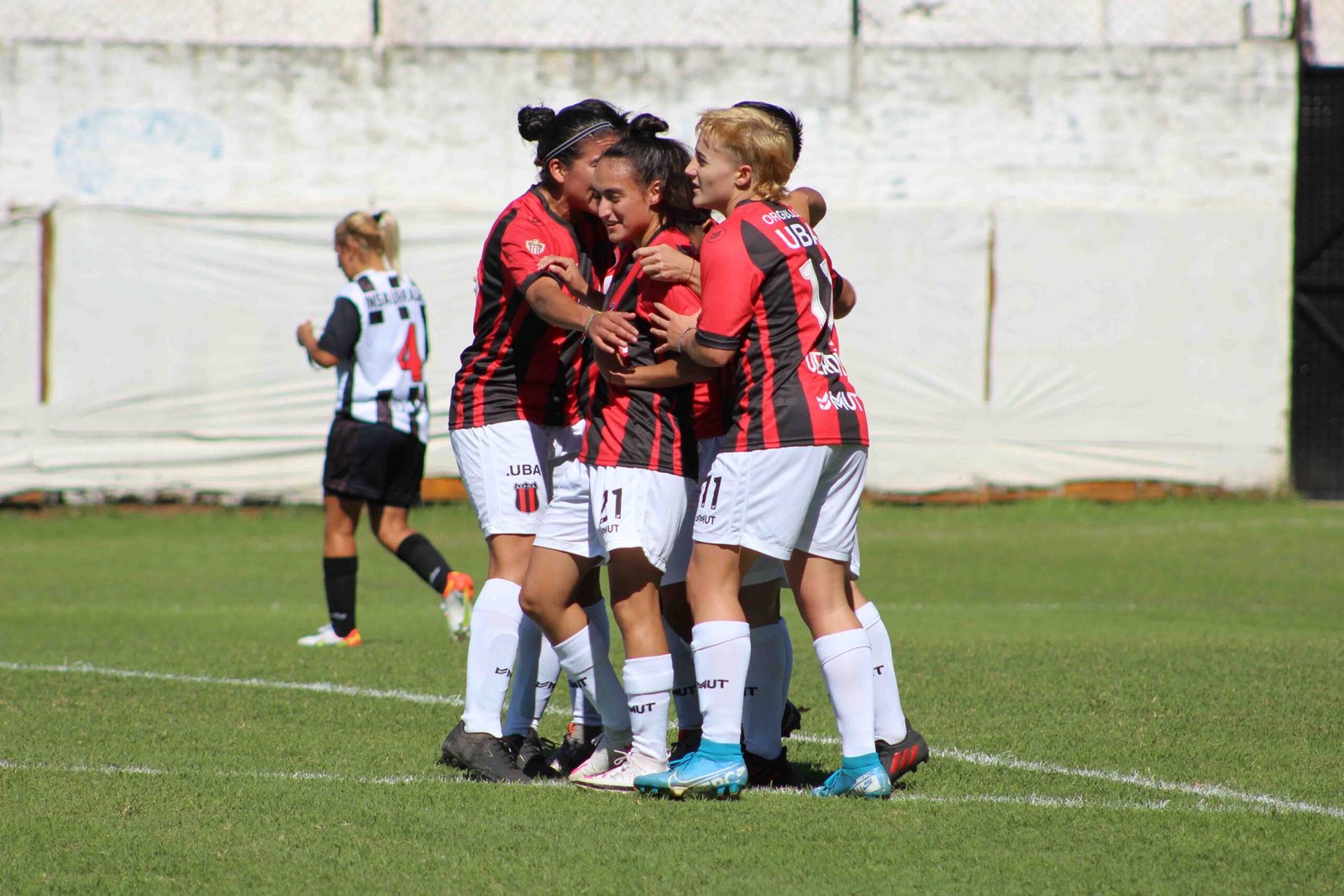 LAS DRAGONAS SE HACEN FUERTES EN EL PASQUALE